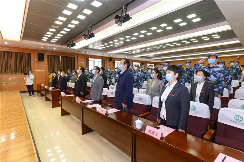 1587610070463196.jpeg 8奏唱国歌2.jpg