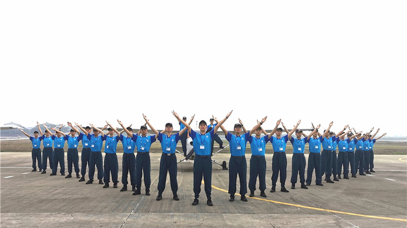 1632321319832573.jpeg 合影最后3.jpg