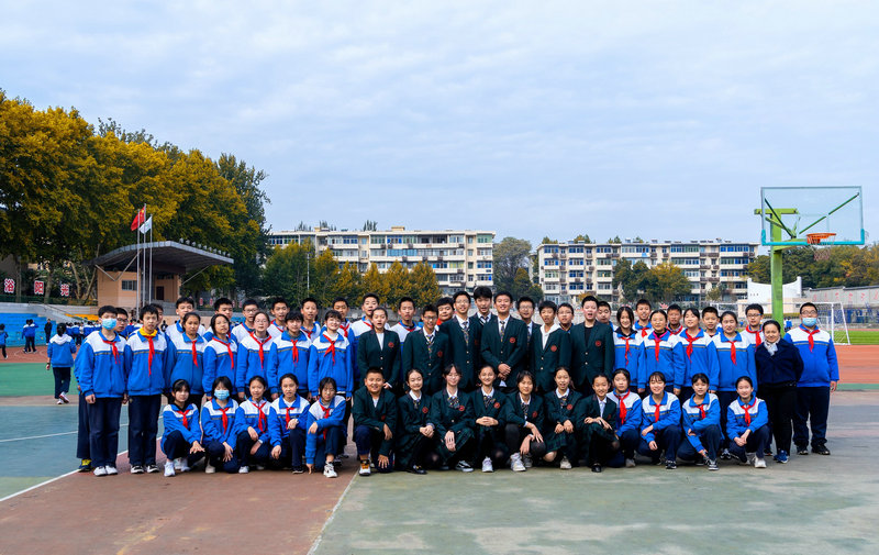 1635132943636225.jpeg 季军班级初二(9)班.jpg