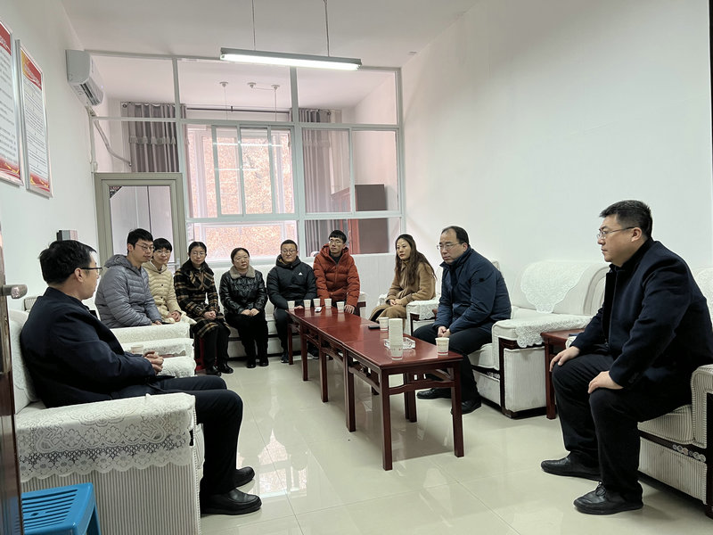 1676464066745012.jpeg 座谈会.jpg